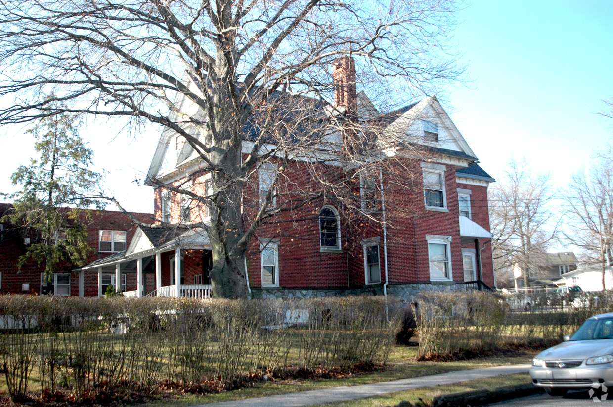 Building Photo - Carrie Court