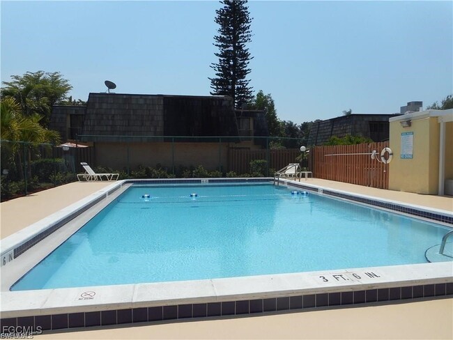 Building Photo - 1715 Park Meadows Dr