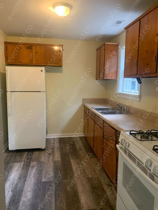 Foto del edificio - 1225 Blue Jay Ln