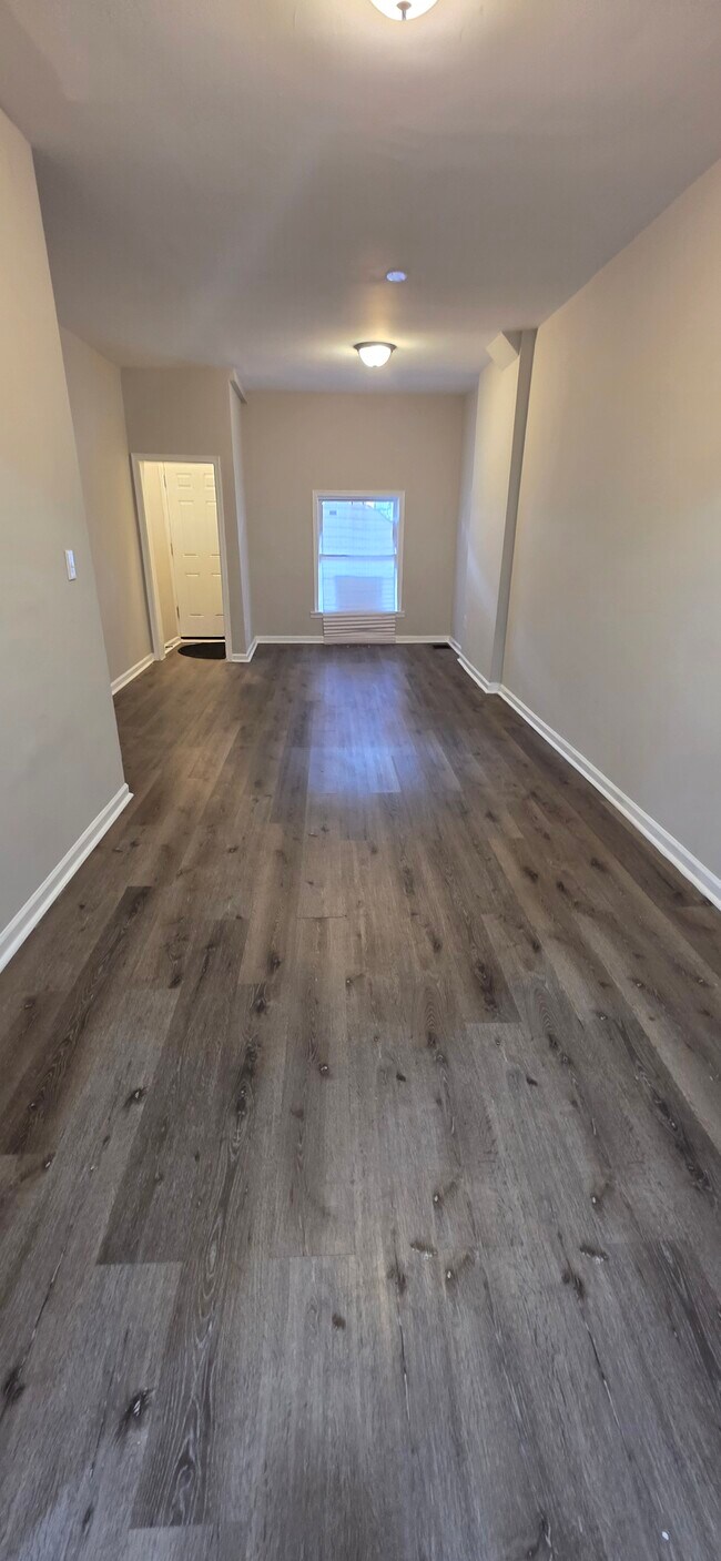 Foto del edificio - 512 N Curley St