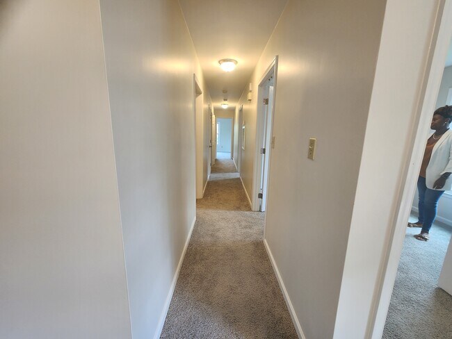 Building Photo - 4608 Lawndale Dr