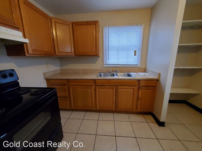 Building Photo - 3 br, 1 bath House - 4625 Gardendale Avenue