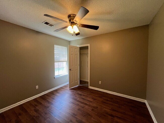 Foto del edificio - Renovated 3 Bedroom 2 Bath Home for Rent!!