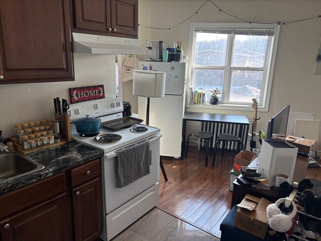 Photo du bâtiment - 1124 Main St W