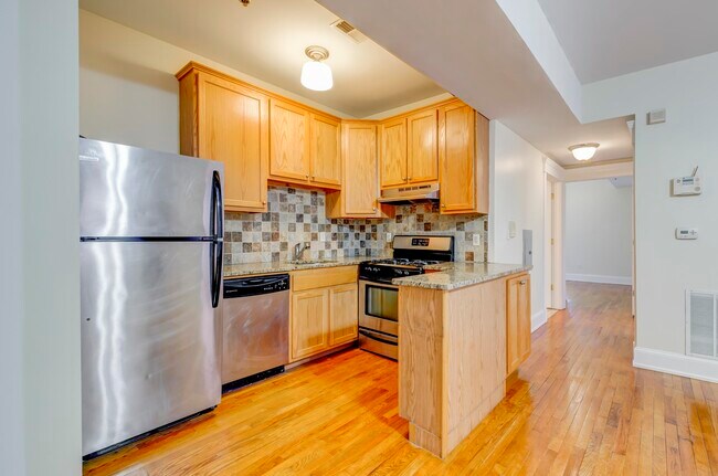 Building Photo - 608 Bramhall Ave