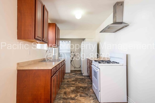 Foto del edificio - 14220 Gilmore St