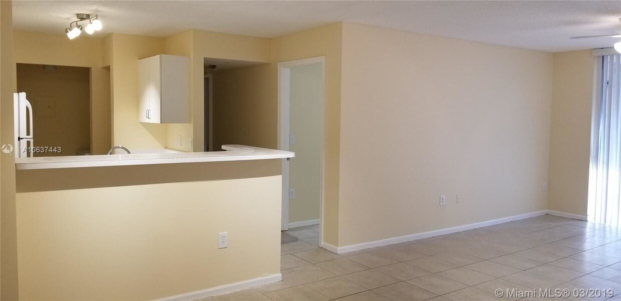 Foto principal - 2123 Renaissance Blvd