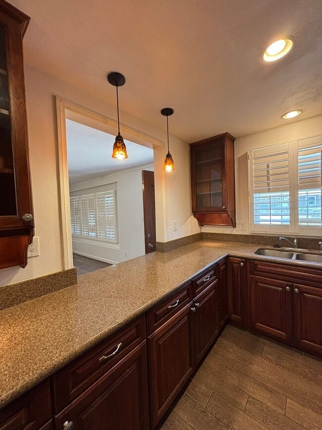 Building Photo - 4122 Aragon Dr