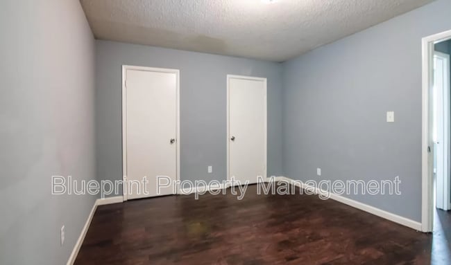 Building Photo - 2705 Avenue E