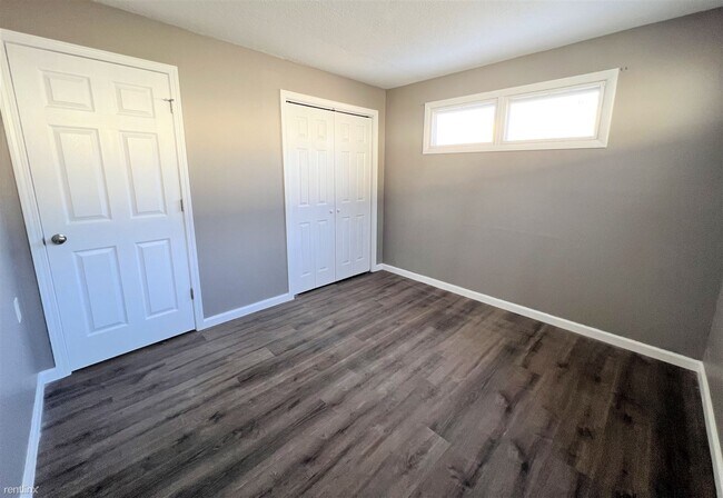 Building Photo - 2 br, 1 bath House - 1816 SW Moundview Dr
