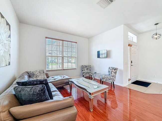 Foto del edificio - Now for Rent – Spacious 4-Bedroom Home in ...