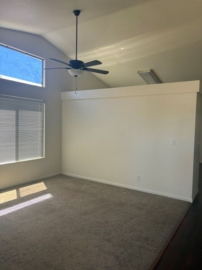 Foto del edificio - 4 Bedroom/2 Bath Home in the Northwest - $2395 Per Month!