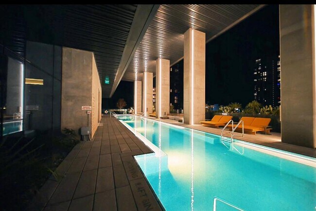 Foto del edificio - 610 Davis St