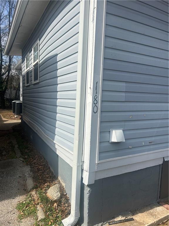 Building Photo - 1180 Sims St SW