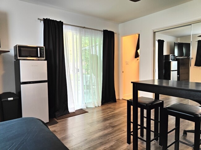 Foto del edificio - 929 Rutland Ave