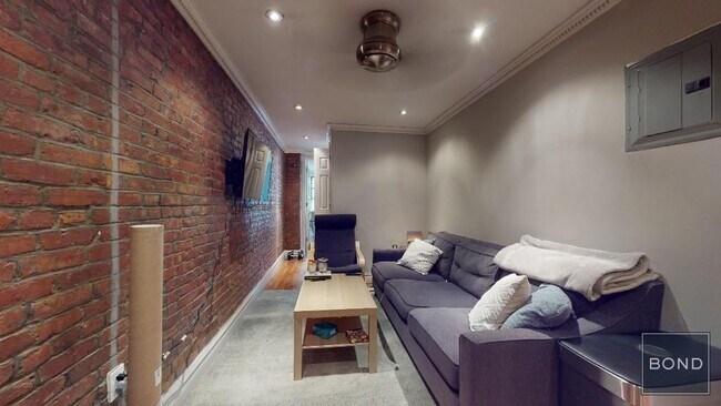 Foto del edificio - 411 E 12th St