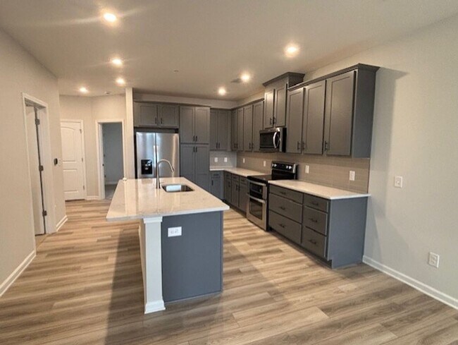 Foto del edificio - Brand New Luxury 2 Bed/2 Bath Condo - Wate...