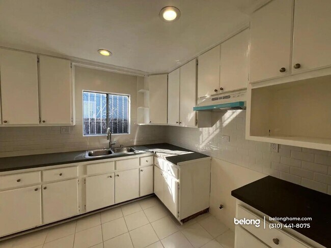 Foto del edificio - 1110 W 92nd St