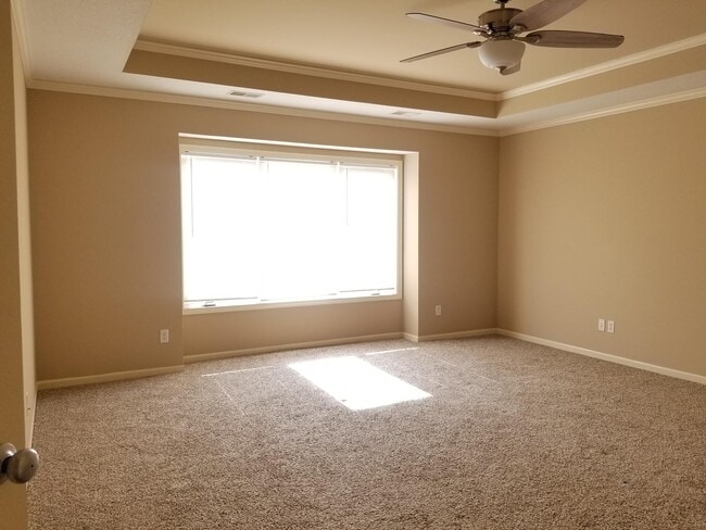 Foto del edificio - 5701 NE Hidden Meadow Dr