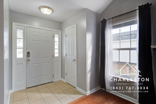 Foto del edificio - 7856 High Maple Cir