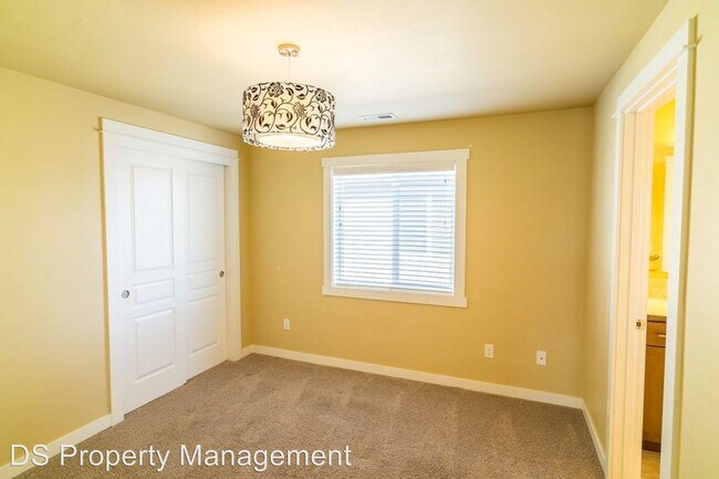 Foto del edificio - 3 br, 2.5 bath House - 8688 Utahna St