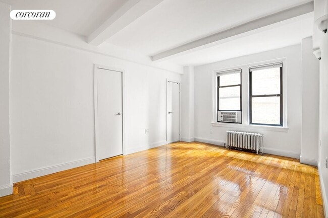 Building Photo - 321 E 54th St