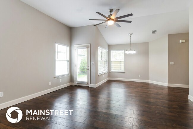 Foto del edificio - 274 Carriann Cove Ct