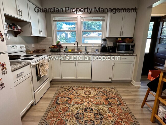 Foto del edificio - Spacious Richfield Side by Side, Renovated...