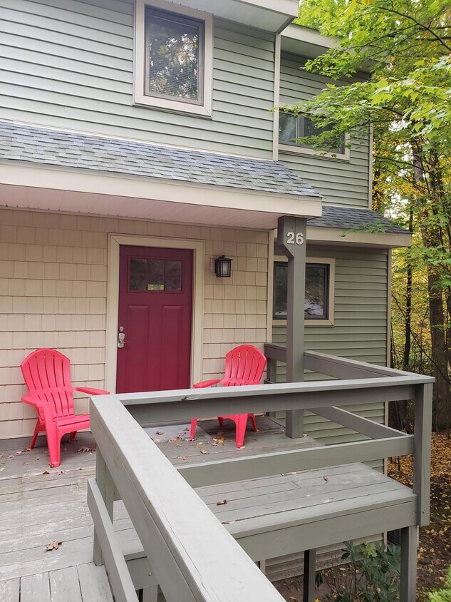 2 Ski Side Ct, Tannersville, PA 18372 Townhome Rentals in