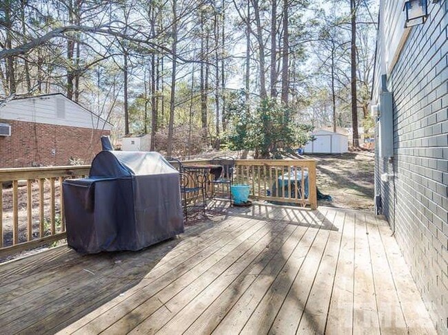 deck - 515 Mayfair St