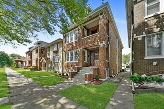 Building Photo - 4730 S Komensky Ave