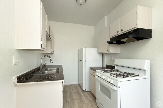 112 S Occidental Blvd - Occidental Court