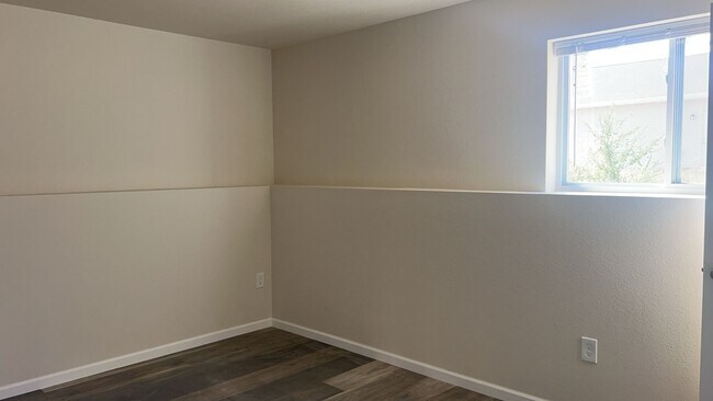 Building Photo - 3 Bedroom Duplex