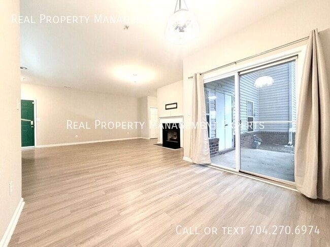 Foto del edificio - 2554 Carya Pond Ln