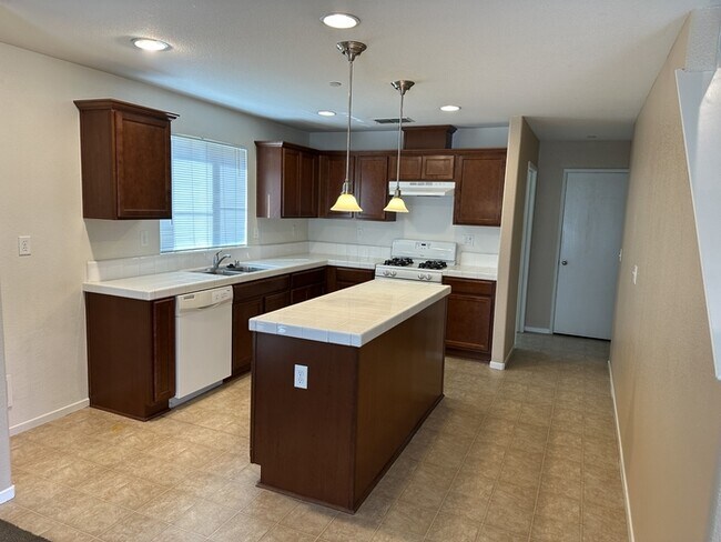 Foto del edificio - Stockton 4 Bedroom 2.5 Bathroom Home.