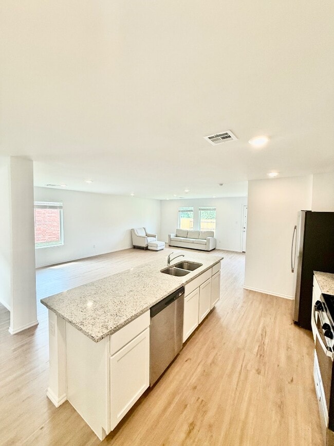 Building Photo - 3733 Palmetto Blf Dr