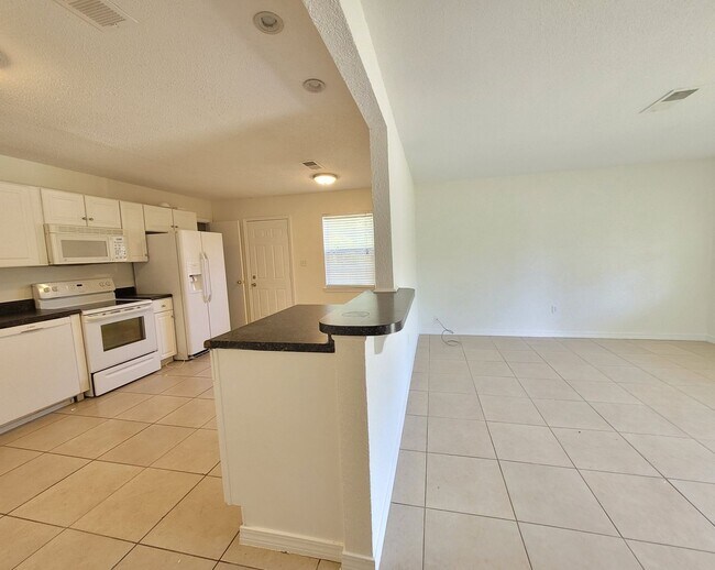 Building Photo - 215 Combs Manor Ct NW