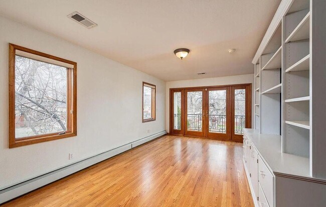 Building Photo - Gorgeous 6bd/4ba Home- DU STUDENT HOUSING! AVAILABLE FALL SEMESTER 2026