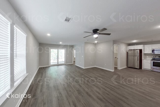 Building Photo - 158 Cottage Grove Rd