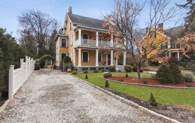 Foto del edificio - 1 Andrews Pl