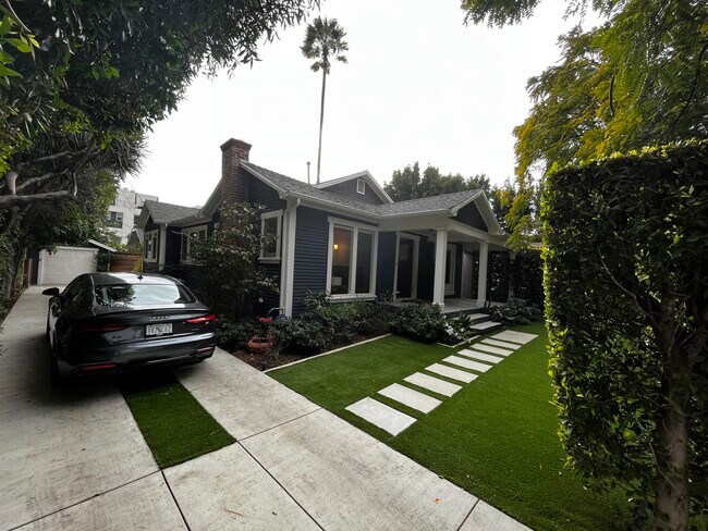 Side of House - 7024 De Longpre Ave