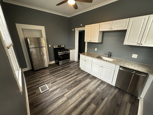 Building Photo - 3318 Graydon Ave