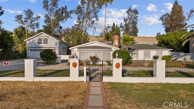 Building Photo - 9206 Aqueduct Ave
