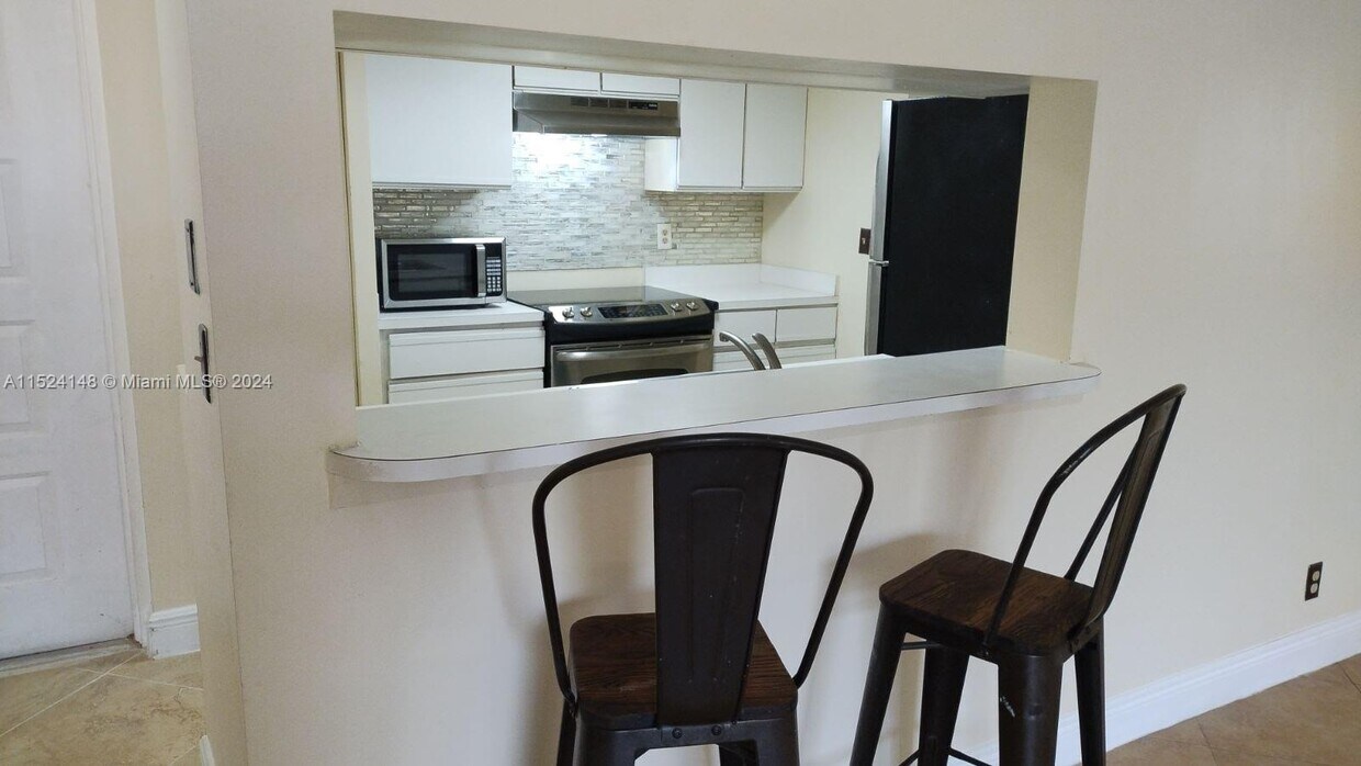 9899 Westview Dr Unit 522, Coral Springs, FL 33076 Condo for Rent in