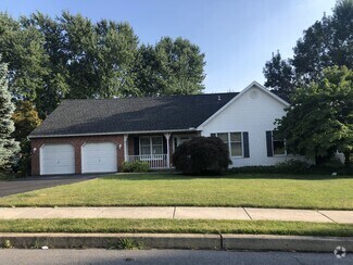 Building Photo - 1038 Boeshore Cir