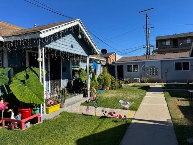 Foto del edificio - 2520 E Anaheim St