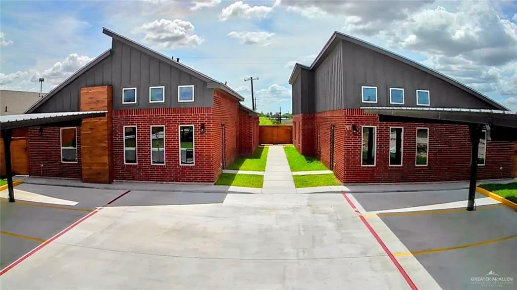 Primary Photo - 707 Pedro St