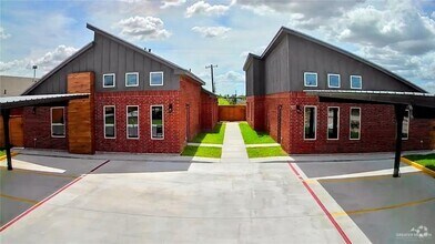 Building Photo - 707 Pedro St