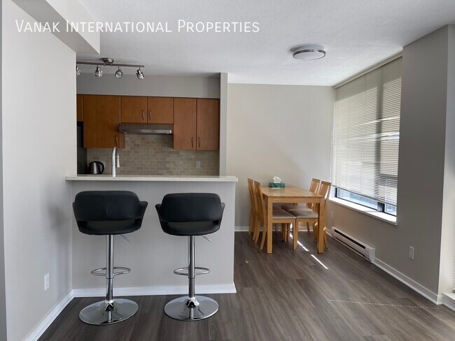 Photo du bâtiment - Stylish Furnished Condo in the Heart of Downtown Vancouver