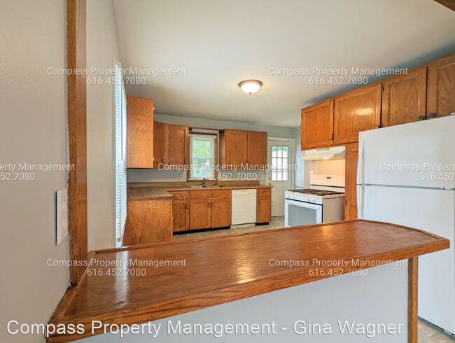 Foto del edificio - 3 br, 1 bath House - 205 Elwell St Southwest